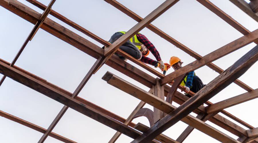 Professional residential roofers in Stoutsville, MO